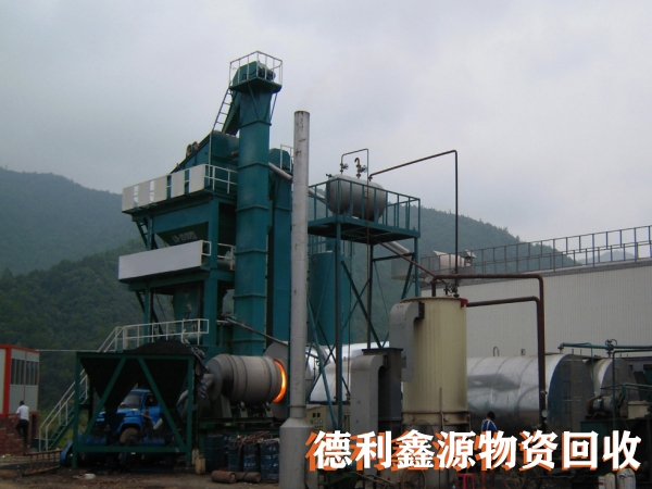 東麗混凝土攪拌站回收聯系電話